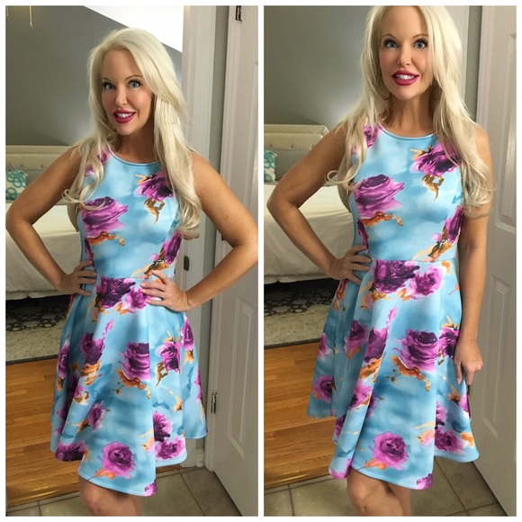 ❤️ SUMMER CLEARANCE Lovely Floral Ponti Dress! - Picture 2 of 4